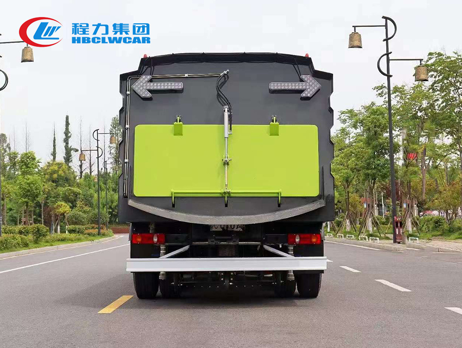 東風(fēng)天錦12方掃路車(chē)