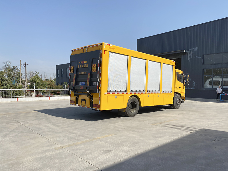 東風(fēng)天錦裝備車